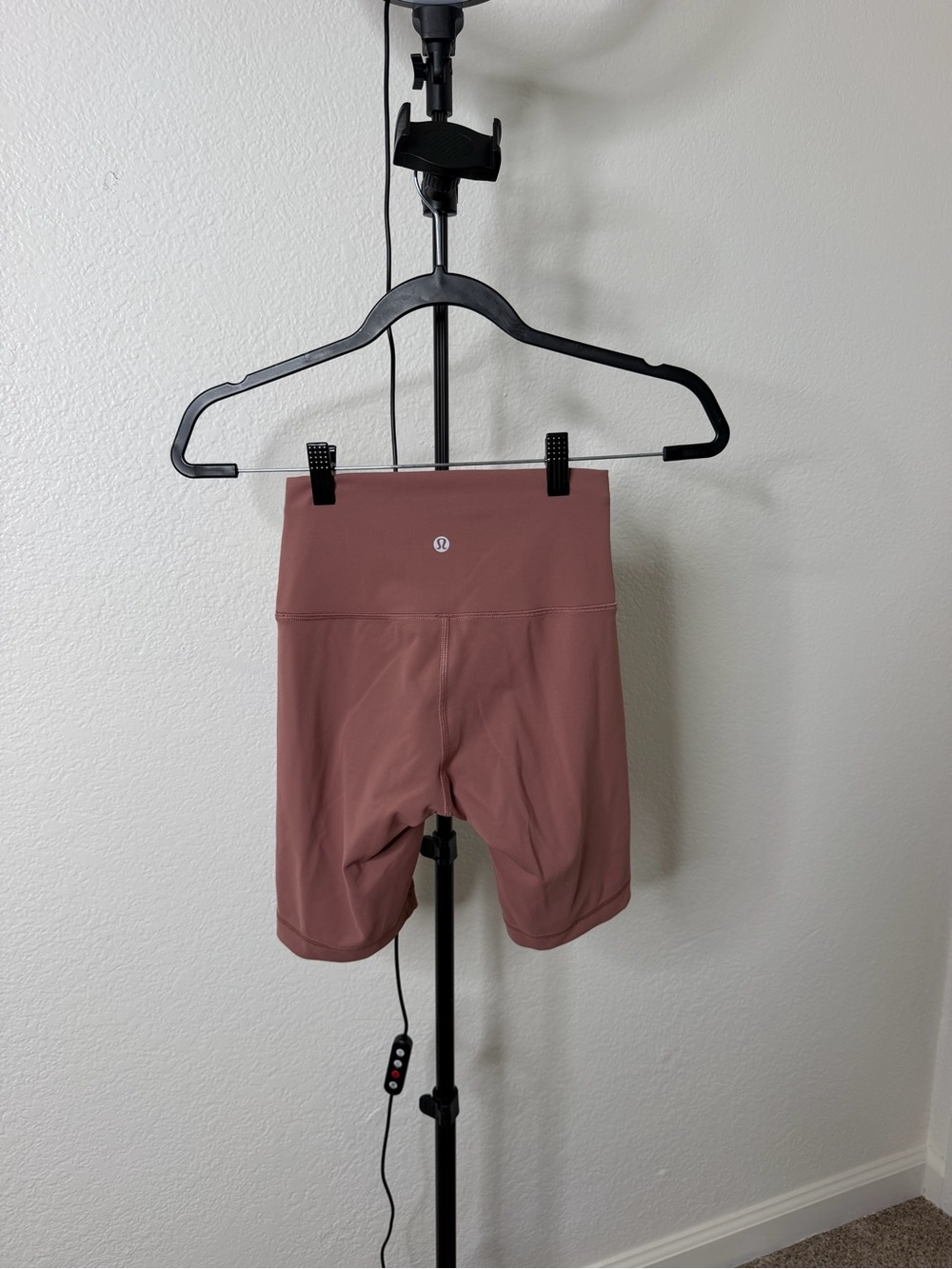 Lululemon Wunder Train High Rise Shorts Women’s Size 4